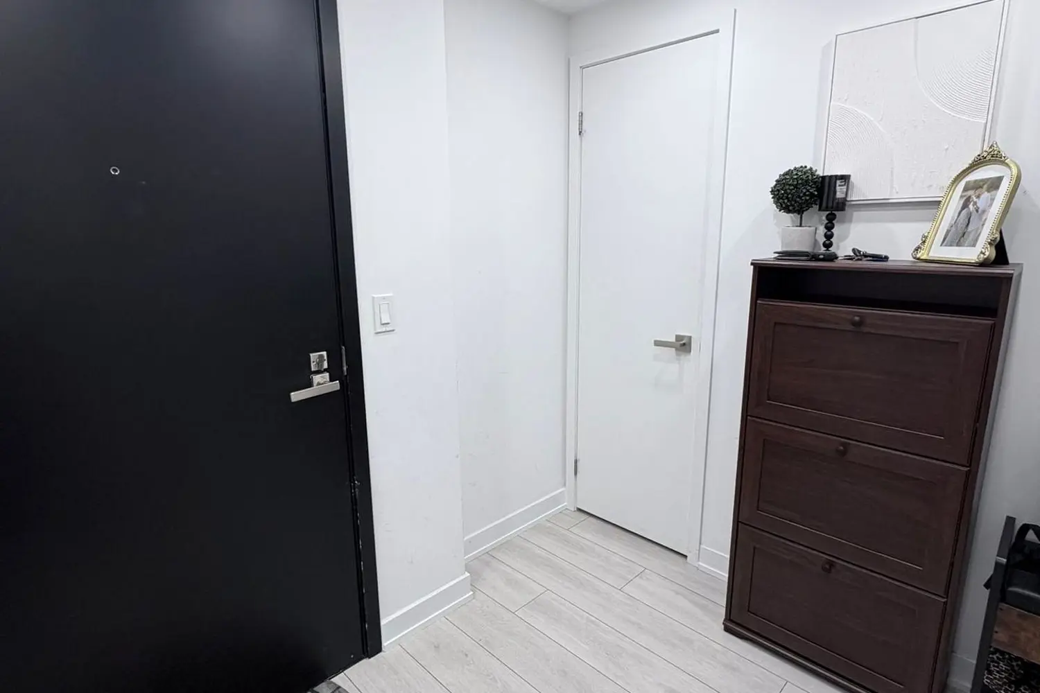 31 Tippett Road 547 photo 3