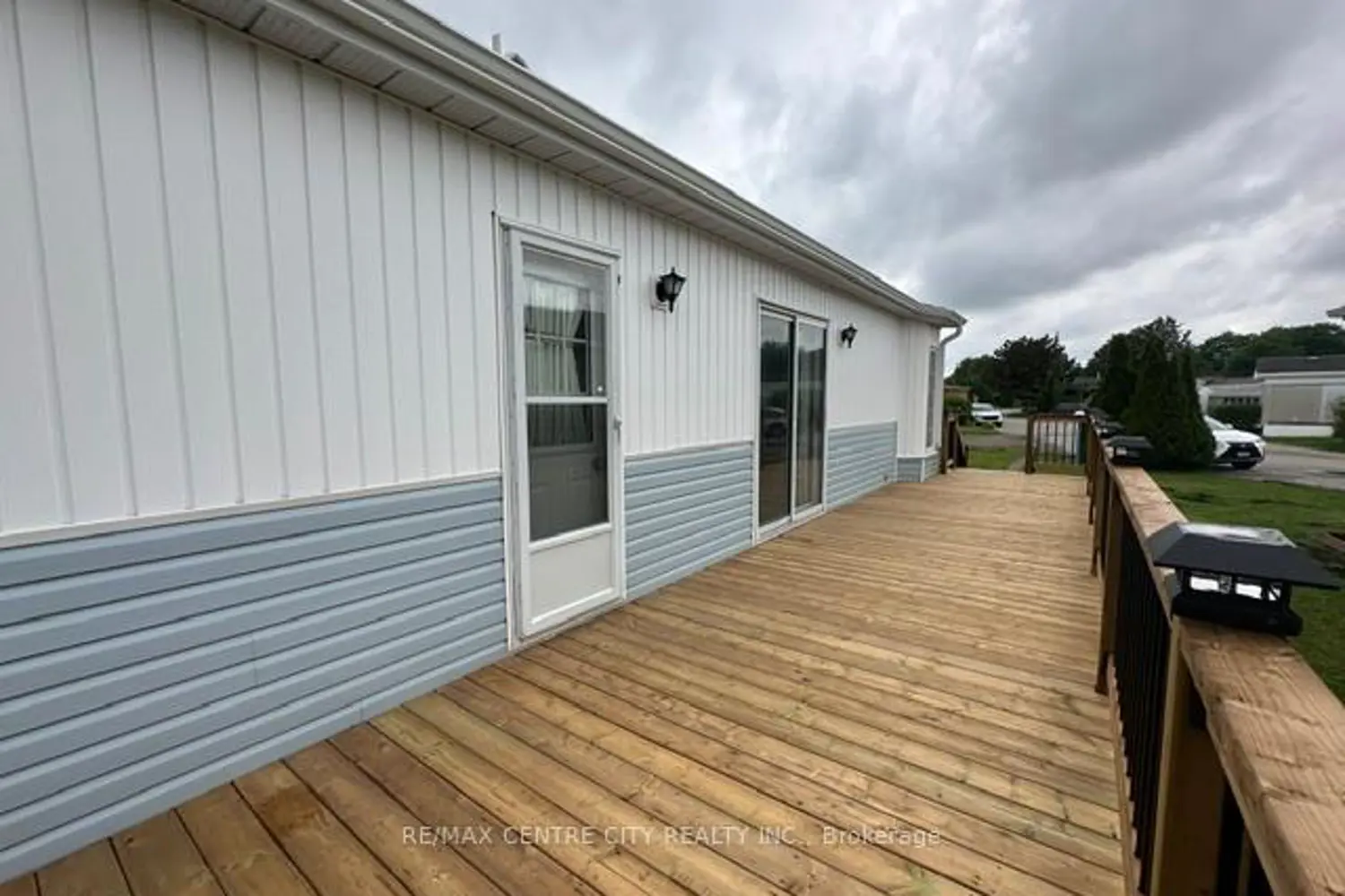 2189 Dundas Street 67 photo 3