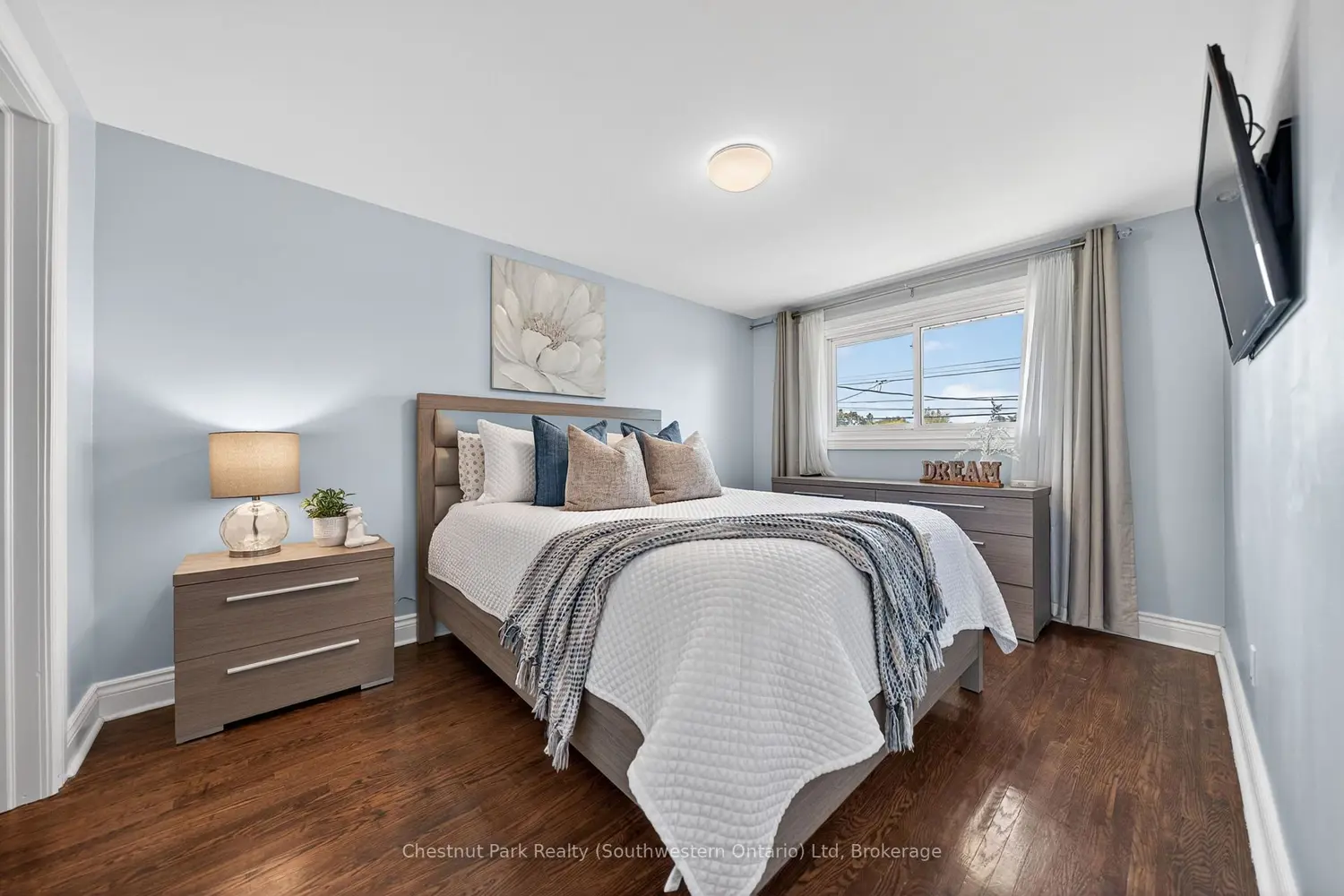 170 Willow Road photo 3