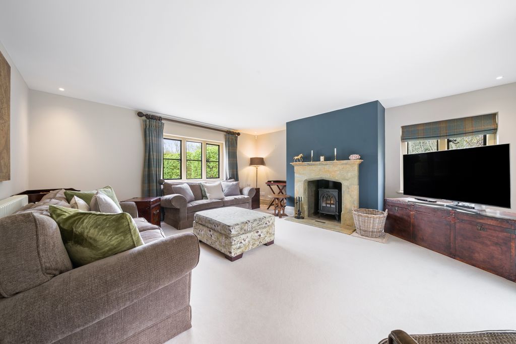 8 bed property for saleEvenlode, Evenlode, Gloucestershire GL56 photo 5