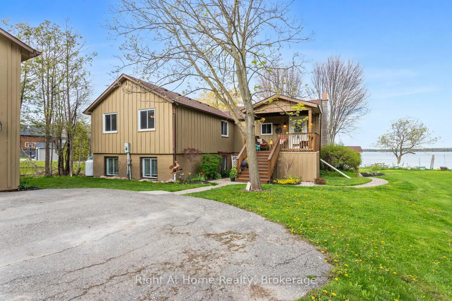 239 Aldred Drive photo 2