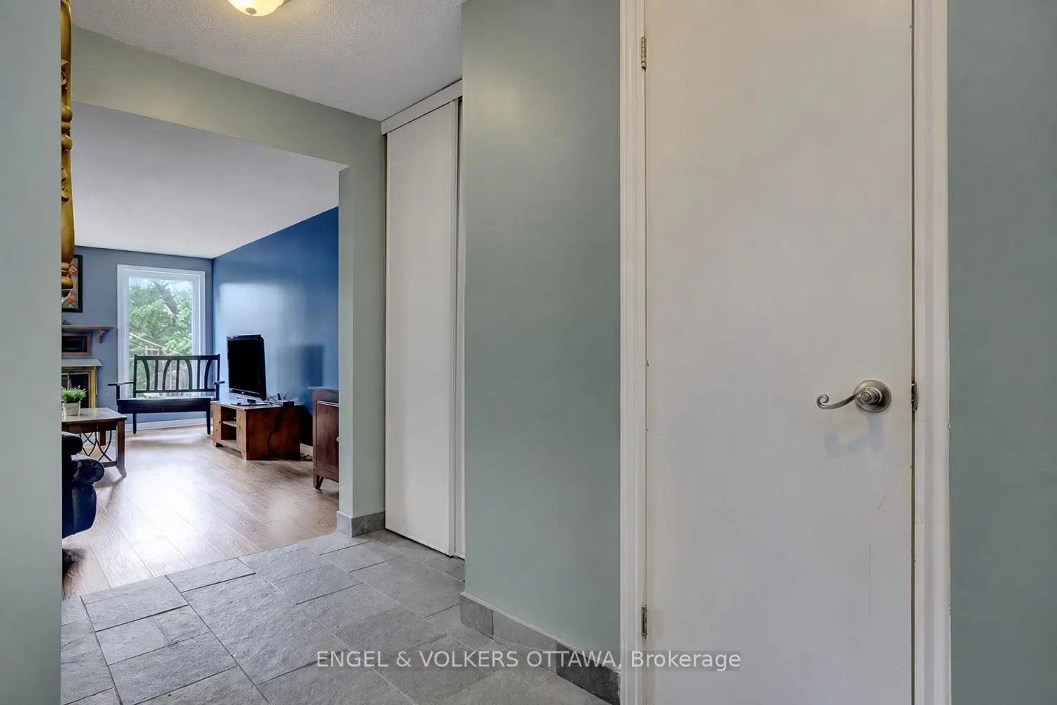 1844 Prestwick Drive photo 3