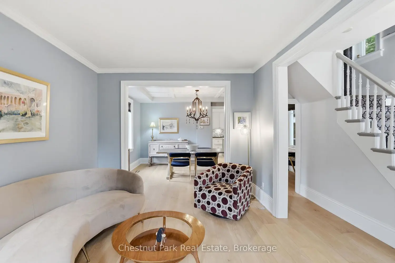 331 Oak Street photo 2