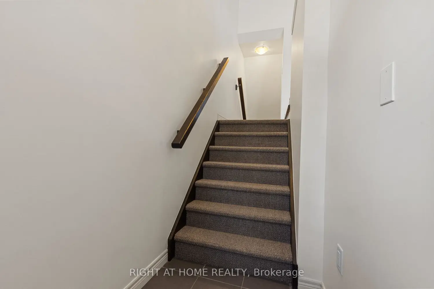5 Andruss Lane photo 3