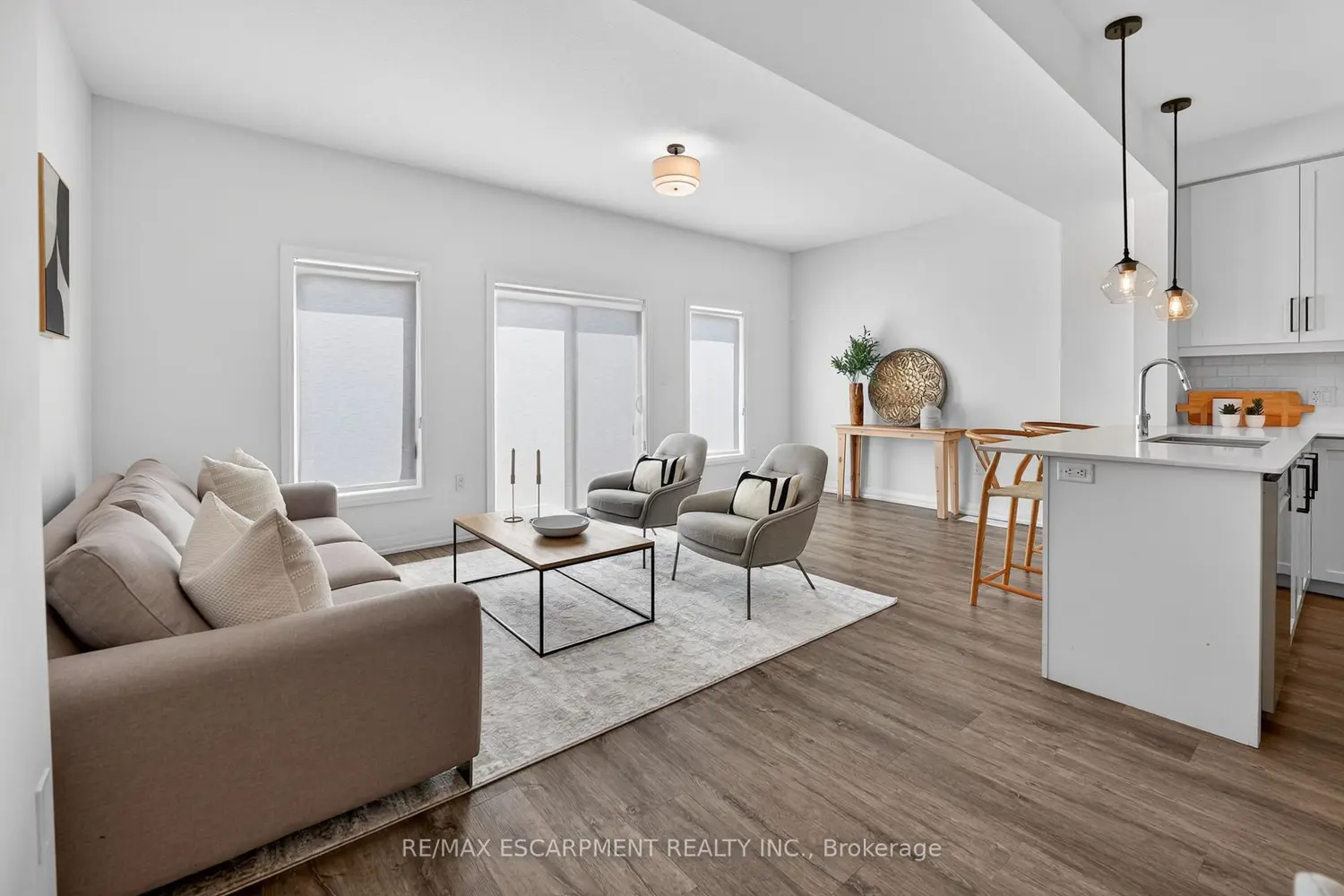 3963 Crown Street photo 4