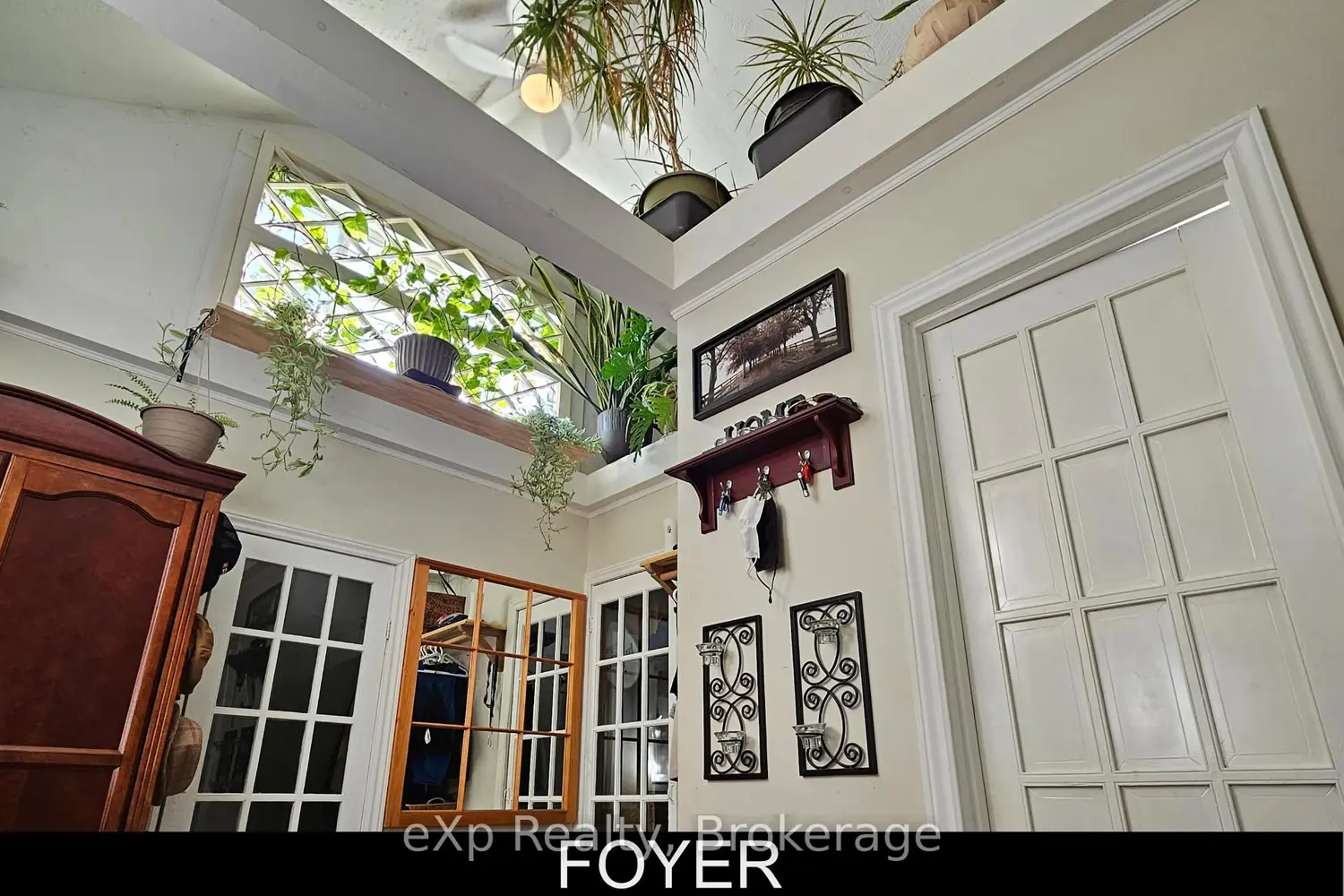 257 Queen Street photo 3