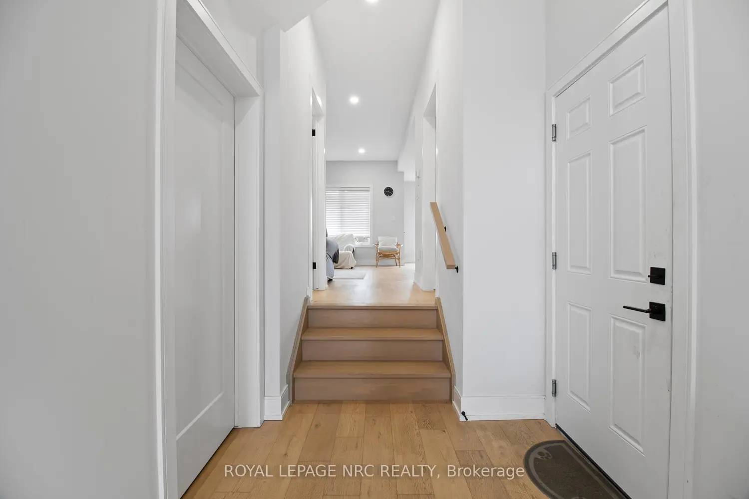 7392 Splendour Drive photo 3