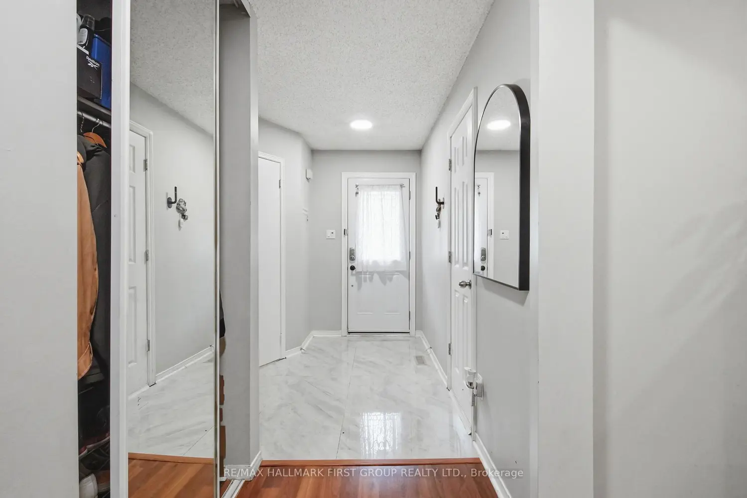 73 Hughes Crescent photo 2