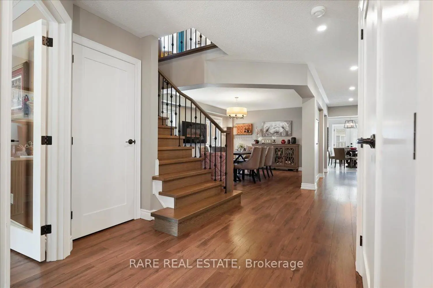 6 Hiberton Crescent photo 3