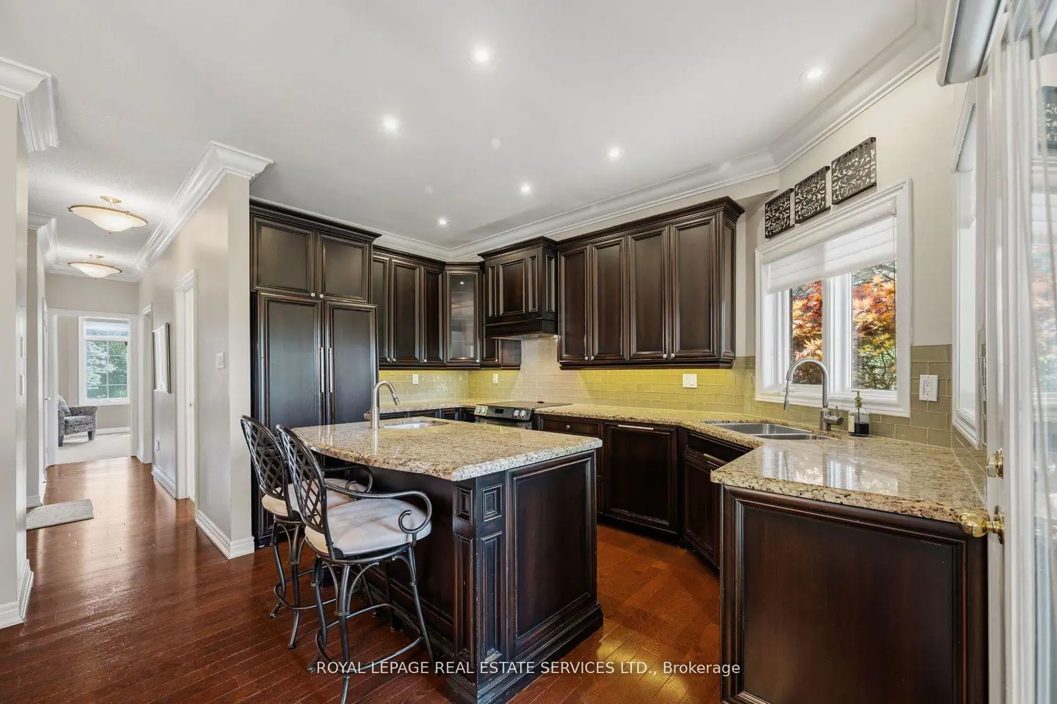 2130 Dickson Road 10 photo 4