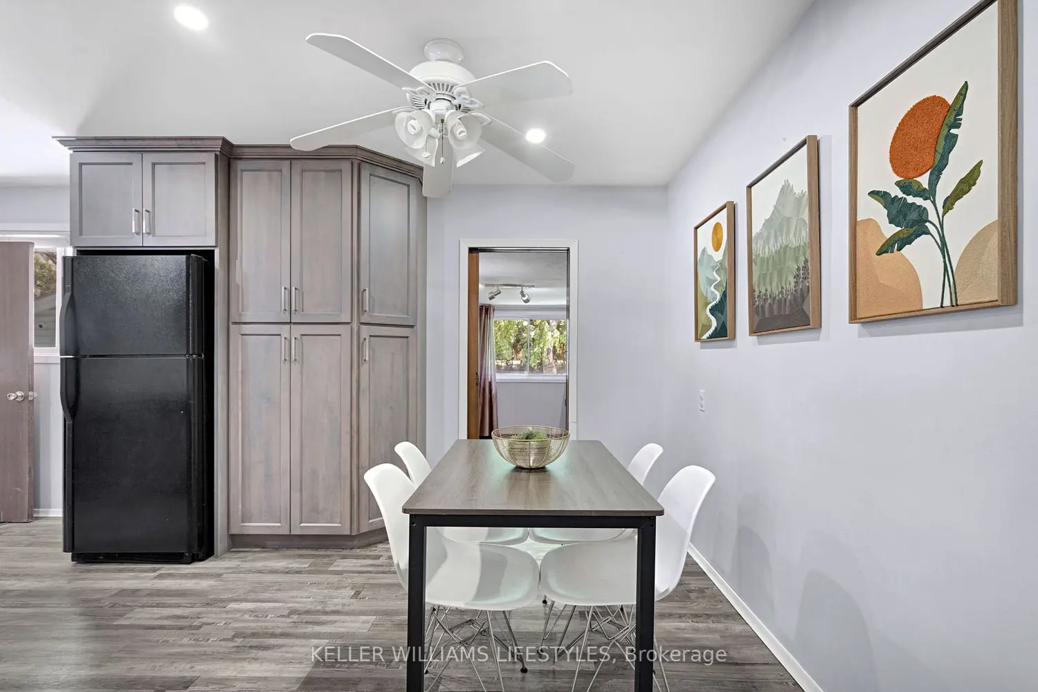 564 Chiddington Avenue photo 5