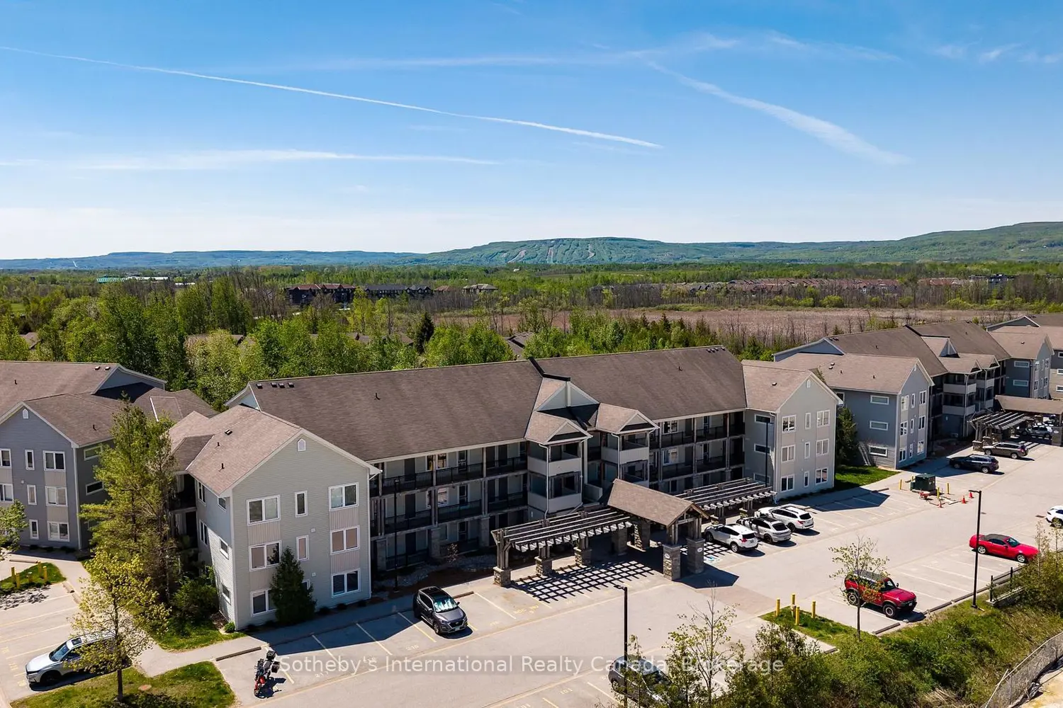 6 Brandy Lane 302