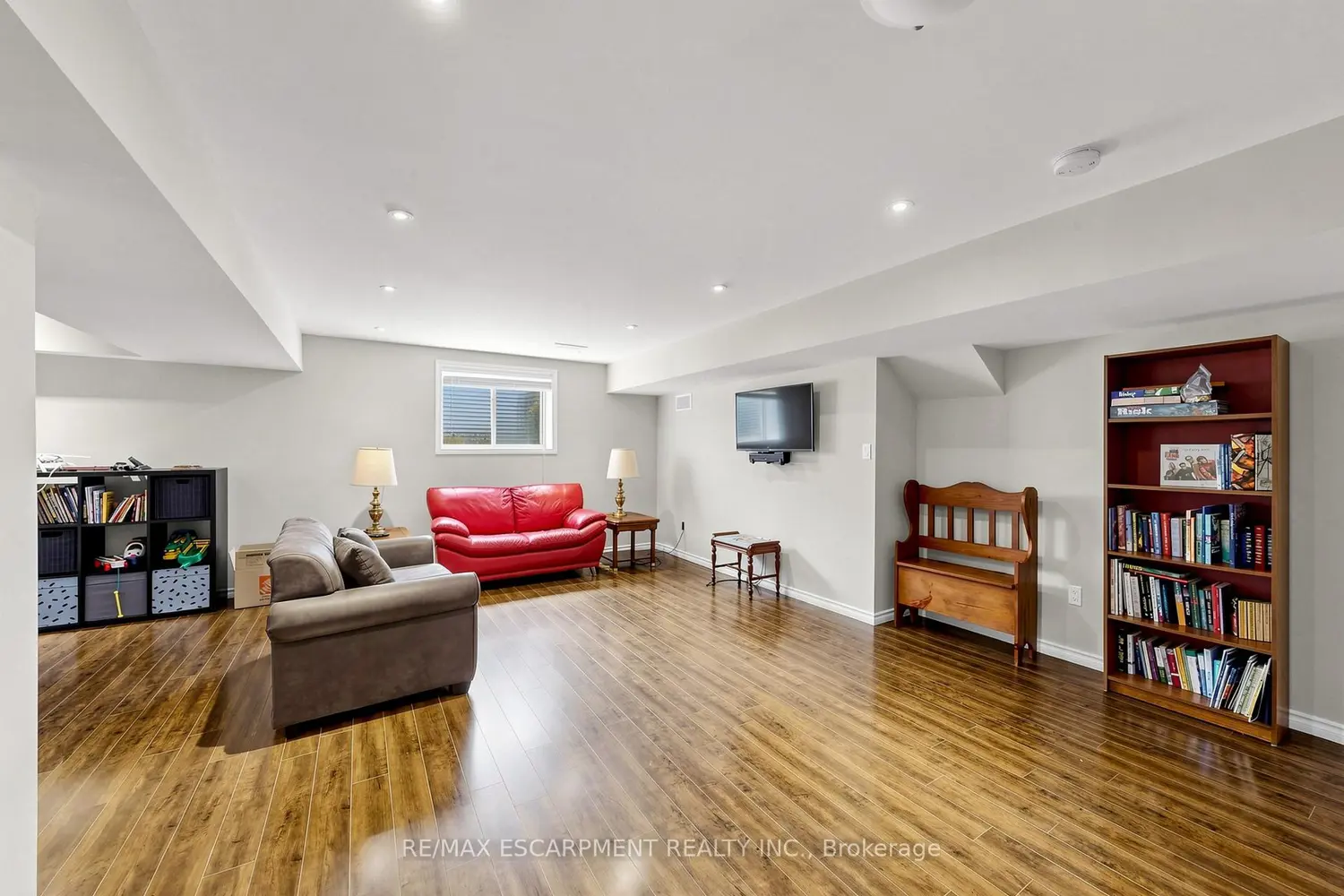 18 Gateway Avenue photo 4