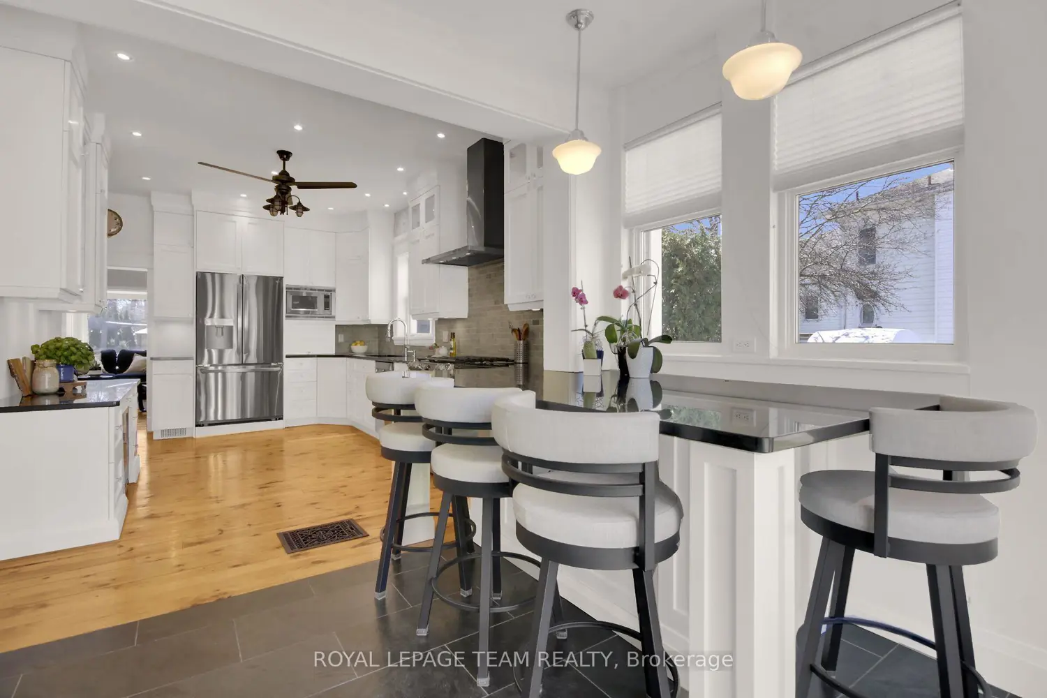 154 Lake Avenue photo 3