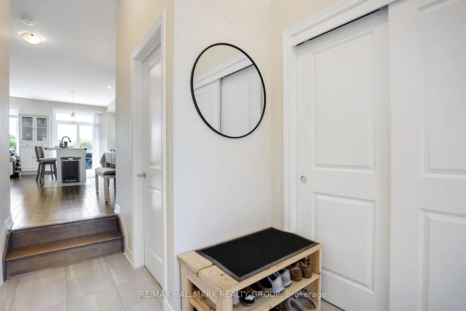545 Enclave Lane photo 3