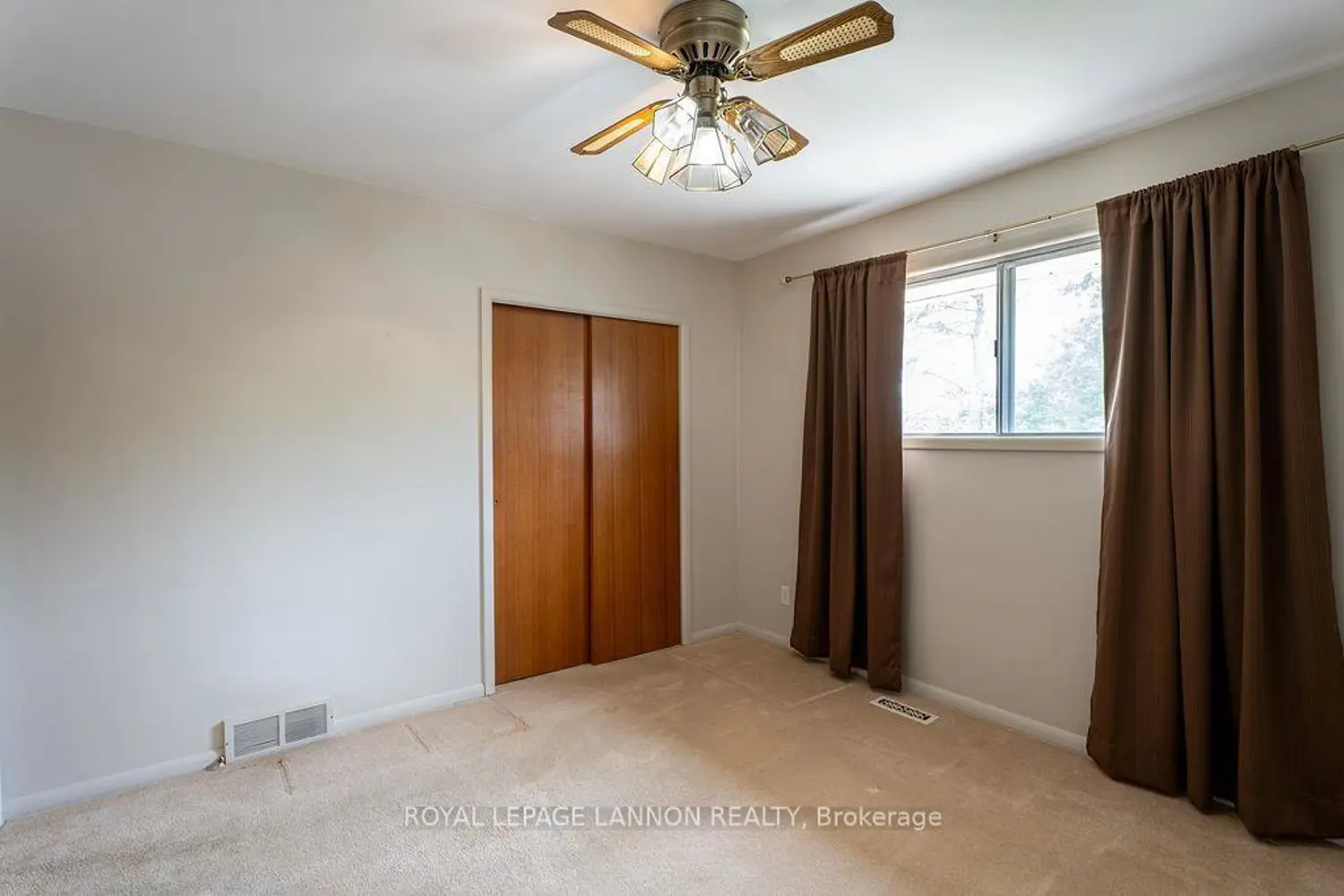 436 Amethyst Crescent photo 5