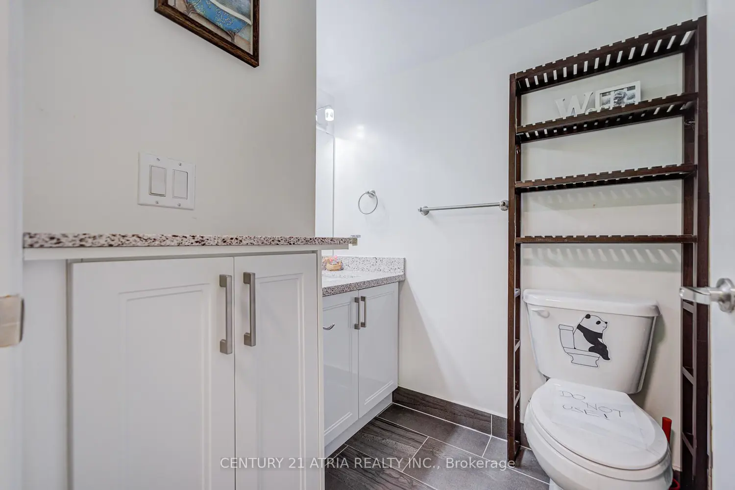 18 Sommerset Way 1609 photo 4