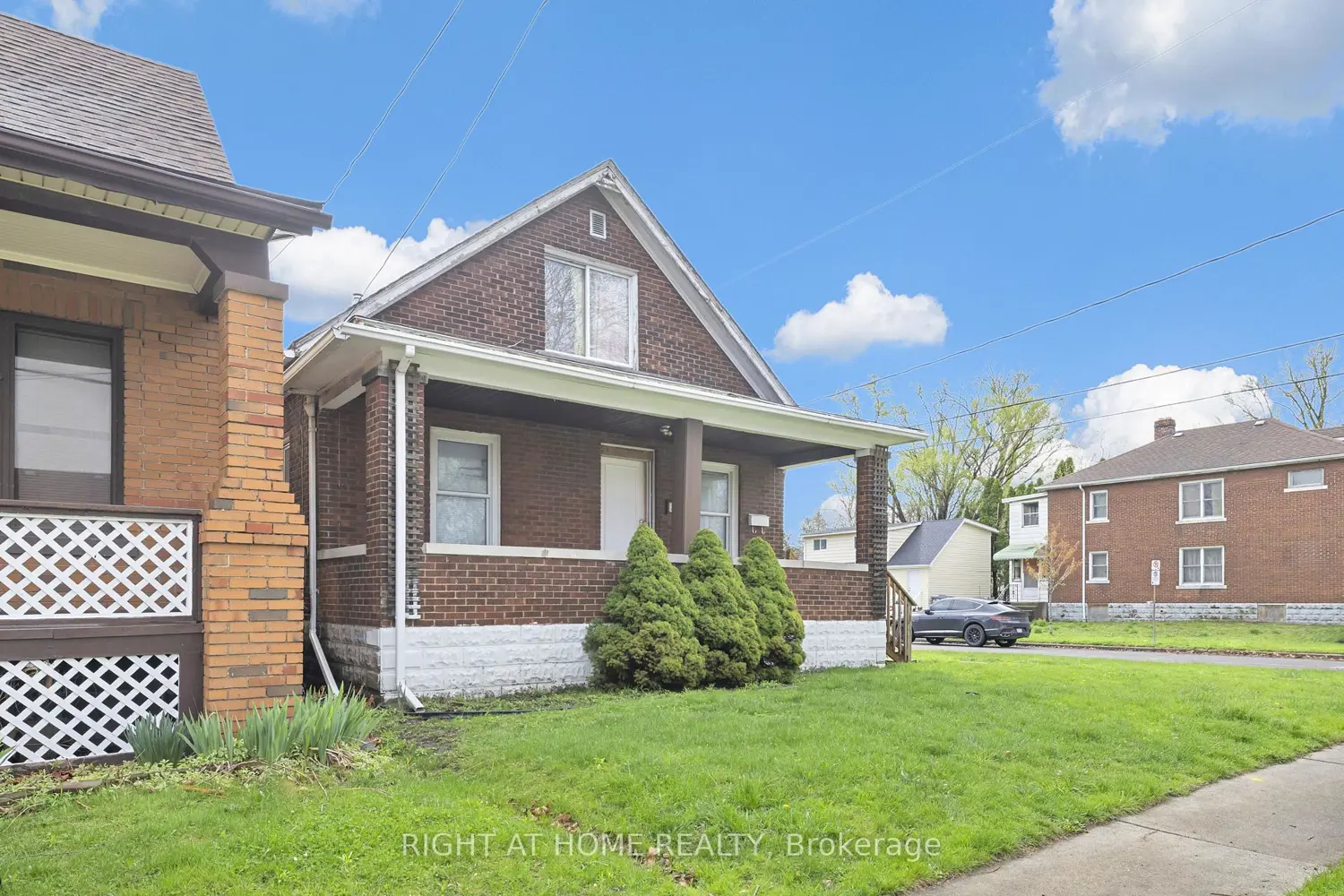 3497 Peter Street photo 3