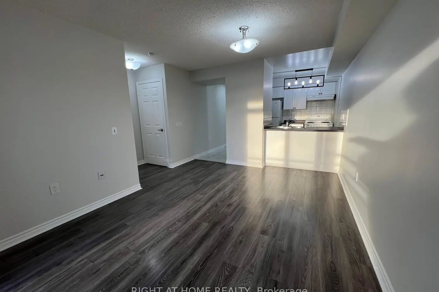 55 Strathaven Drive 1808 photo 5