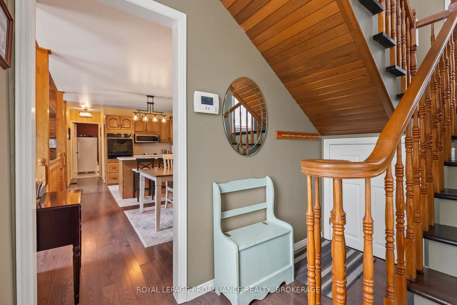 1020 Lark Lane photo 4