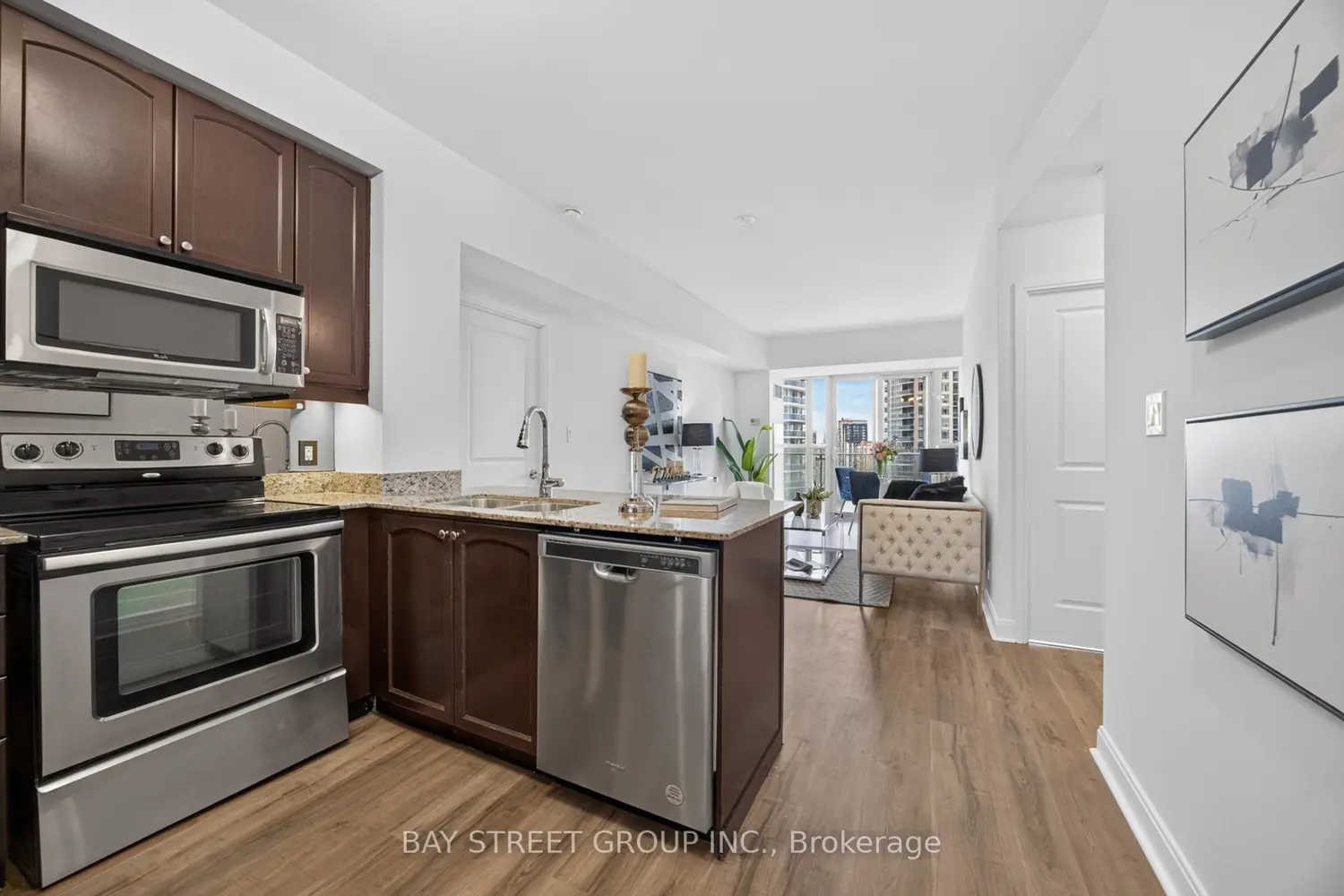 50 Absolute Avenue 1302 photo 4