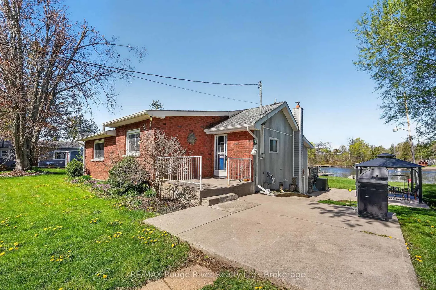 169 Cedar Drive photo 2