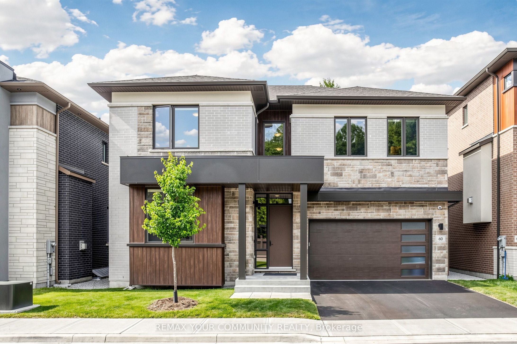 60 Royal Hill Court, Aurora, ON, L4G 3Z7