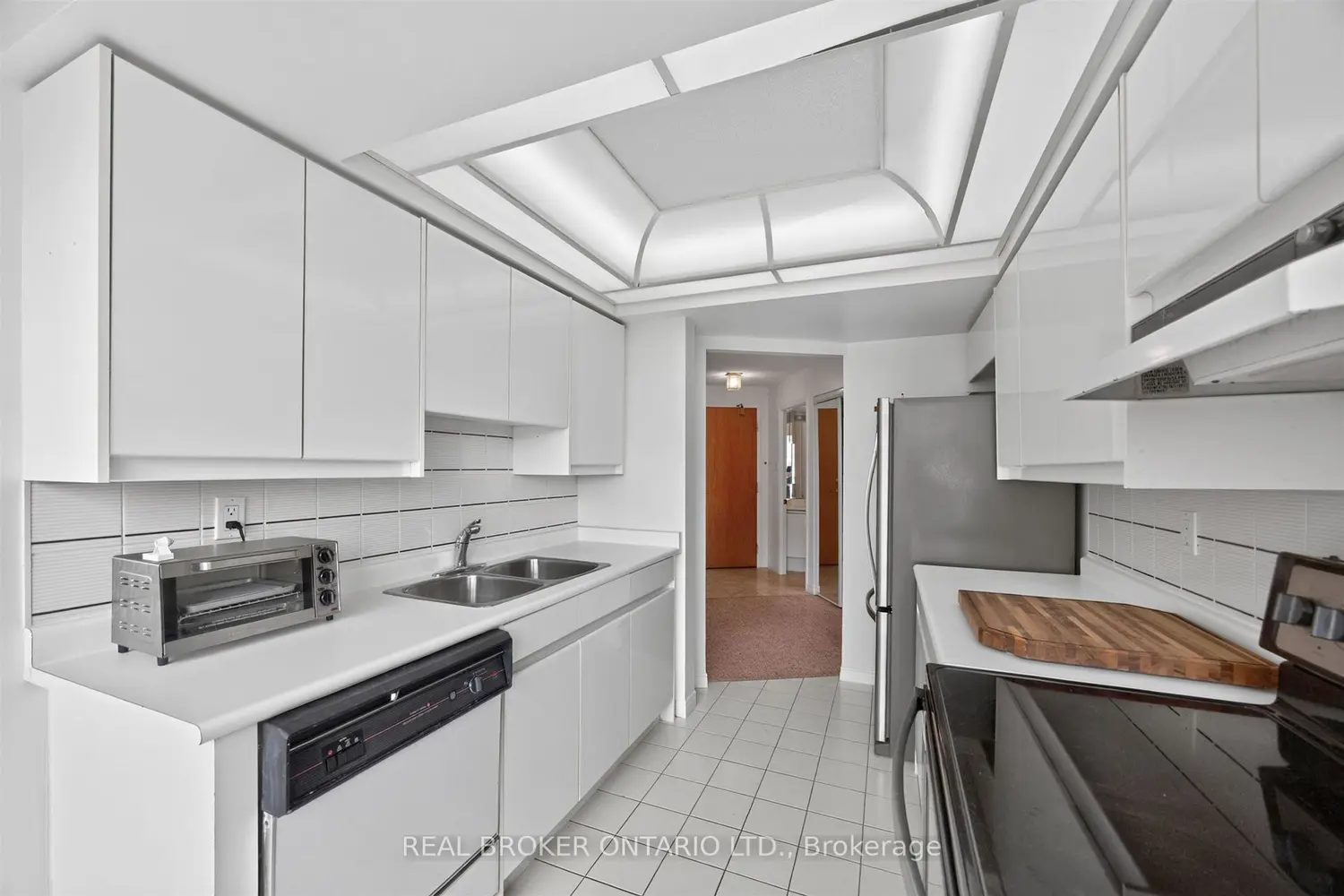 7250 Yonge Street 501 photo 5
