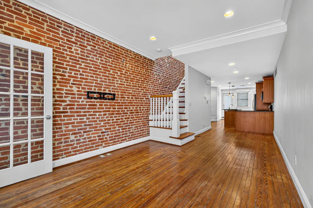 8 N Decker Avenue, Baltimore, MD 21224 photo 5