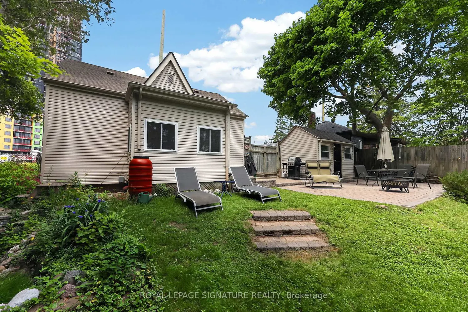 17 Grove Street photo 4