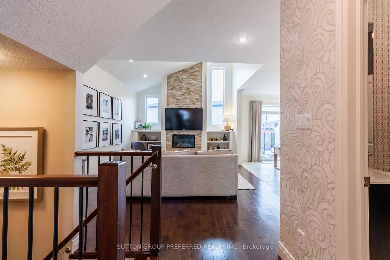 6685 Navin Crescent photo 4