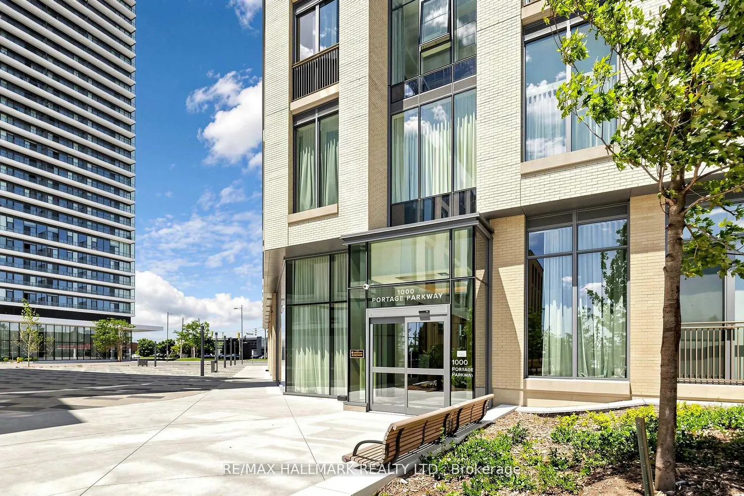 1000 Portage Parkway 3302 photo 2