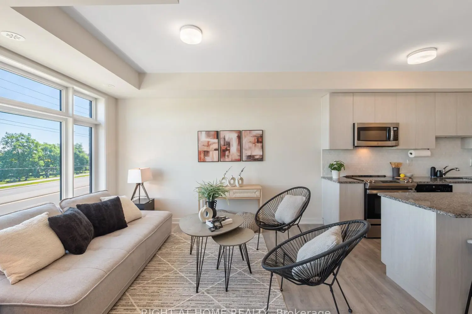 2550 Castlegate Crossing 403 photo 3