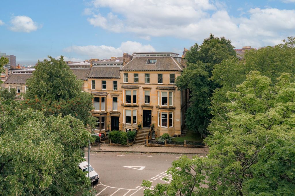 2 bed flat for sale34 Huntly Gardens, Dowanhill G12