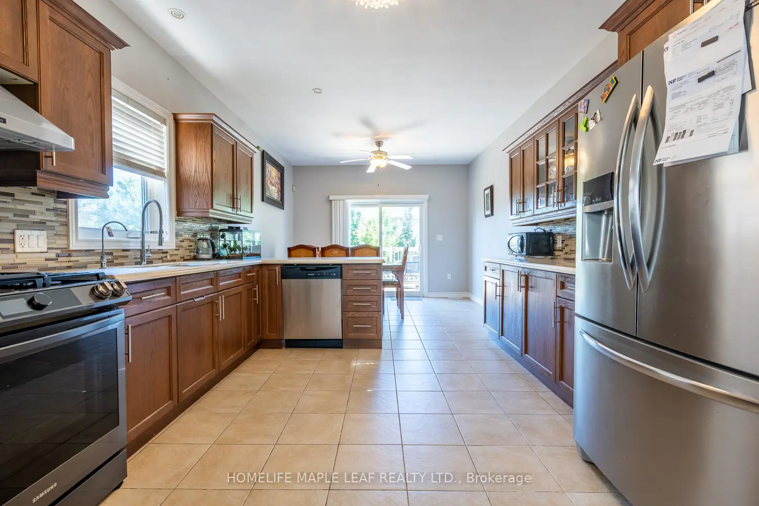 8625 Kelsey Crescent photo 4