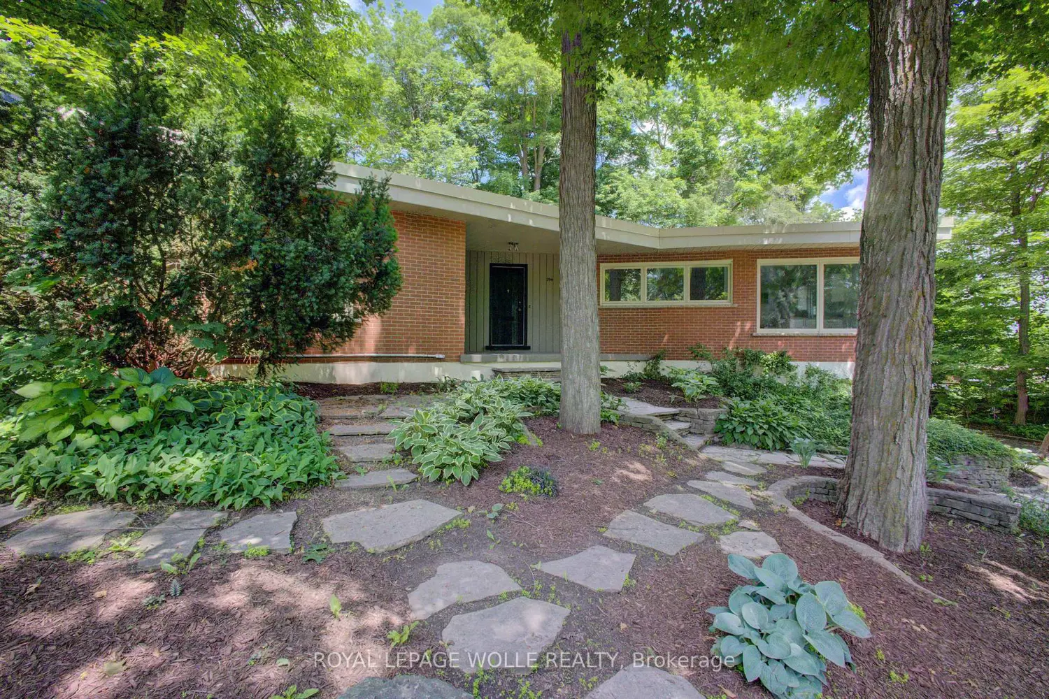 294 Algonquin Drive photo 3