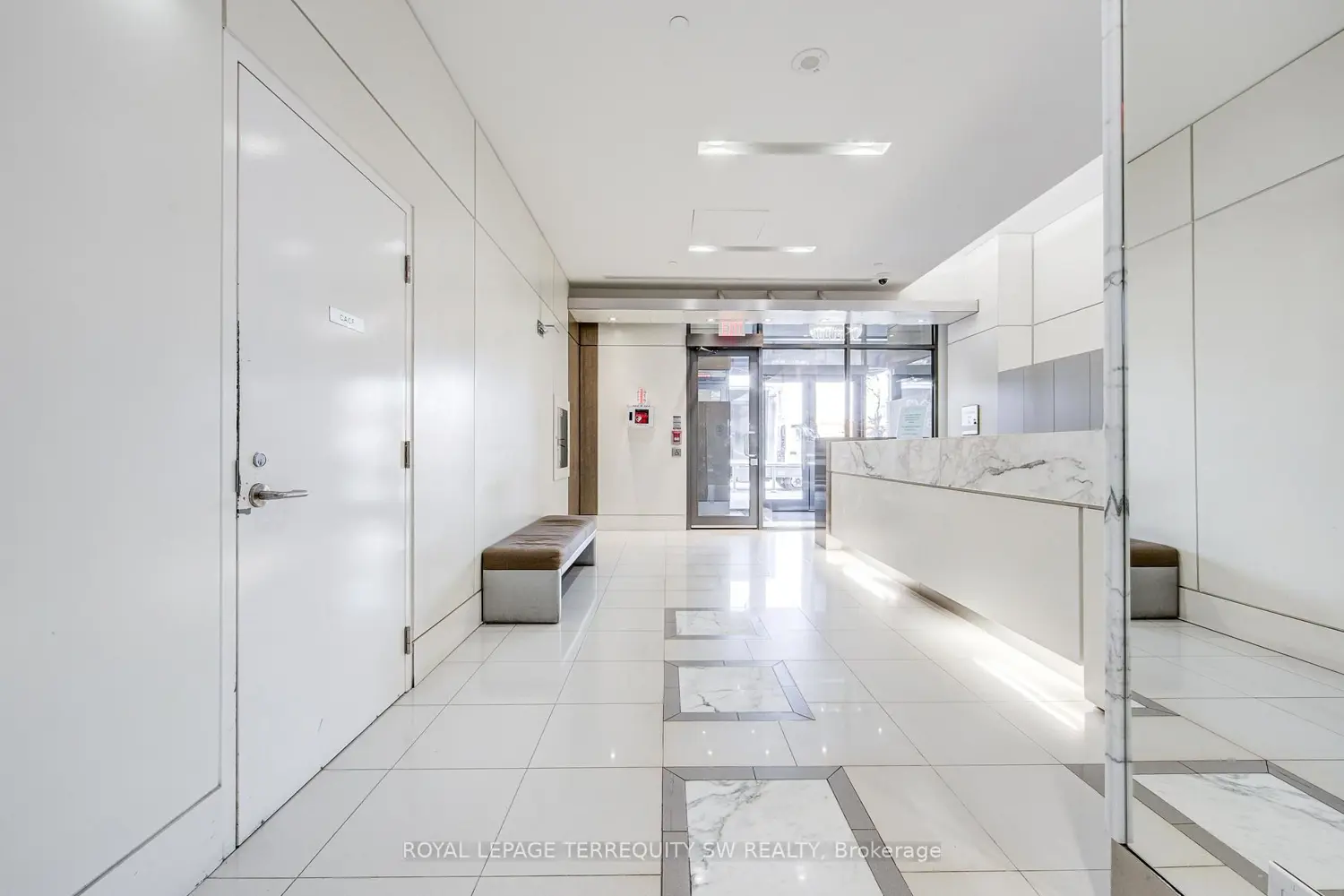 500 St Clair Avenue 1702 photo 3