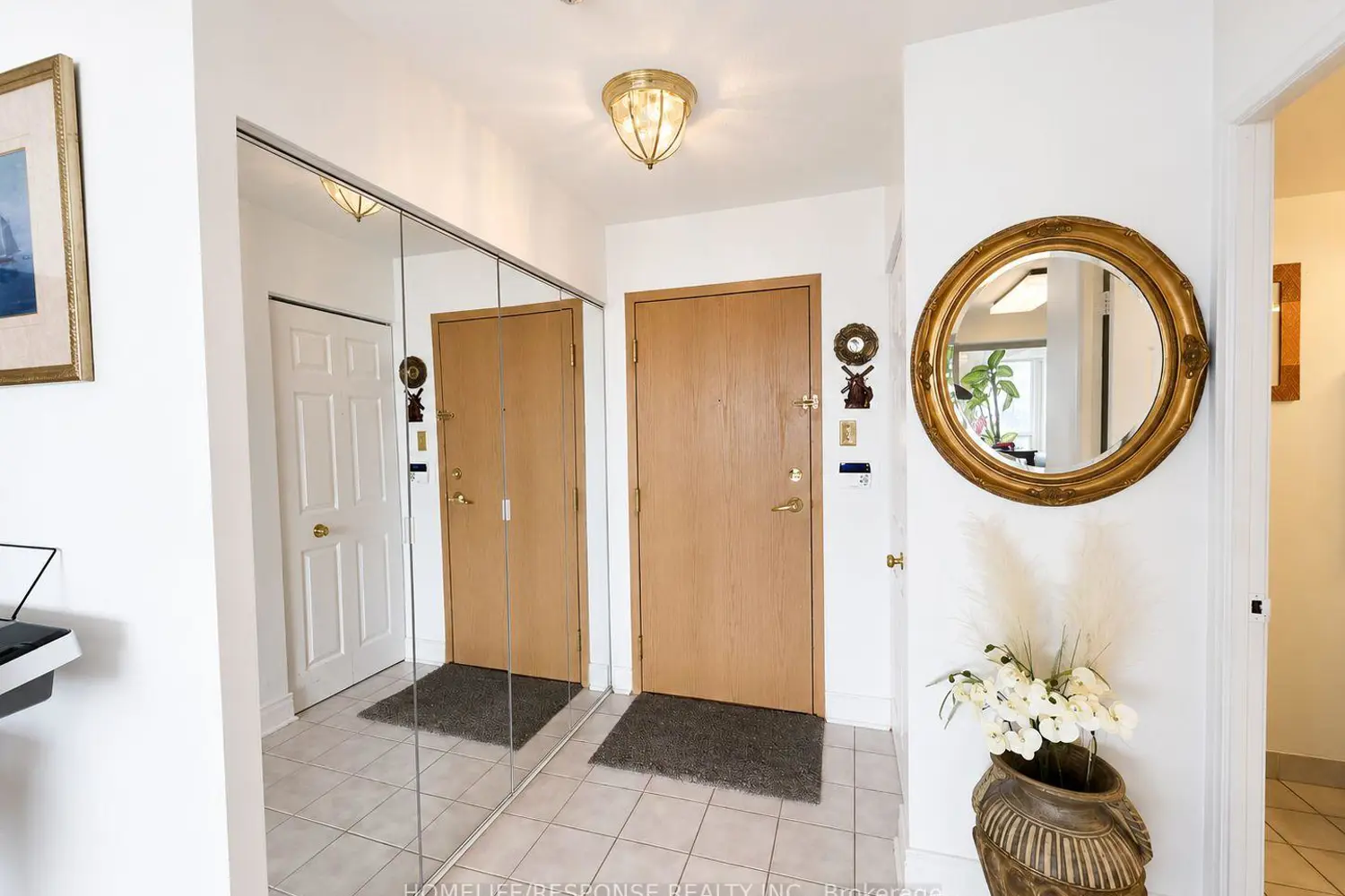 55 Elm Drive 1601 photo 3