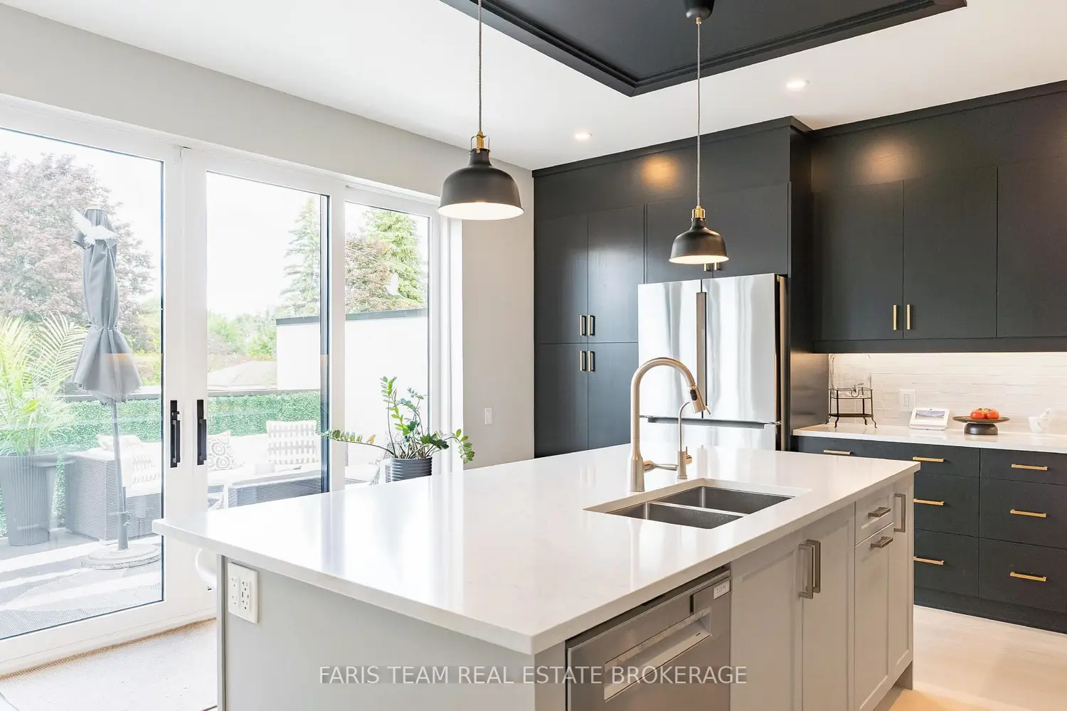 24 Grace Avenue photo 4