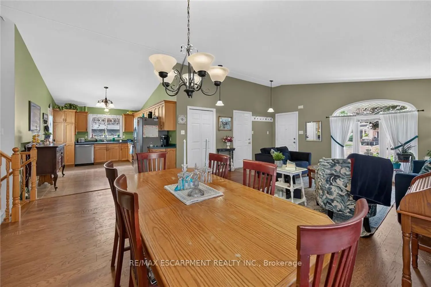 64 Caledonia Avenue photo 5