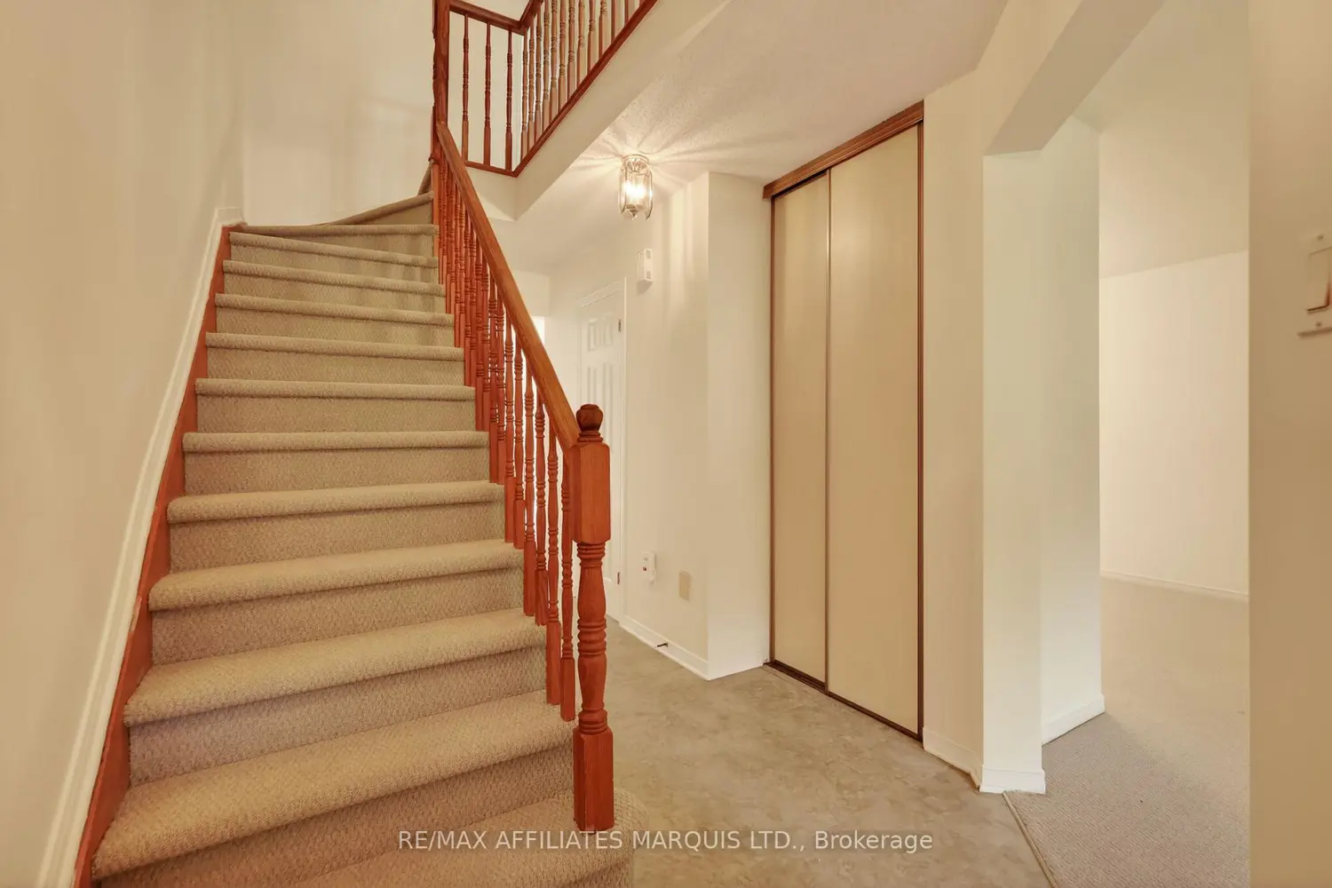 58 Robarts Crescent photo 4
