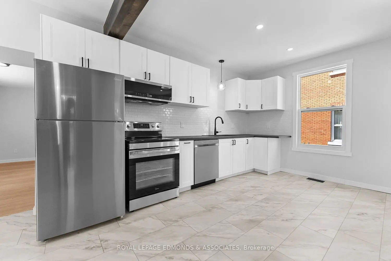 204 Mcallister Street photo 5