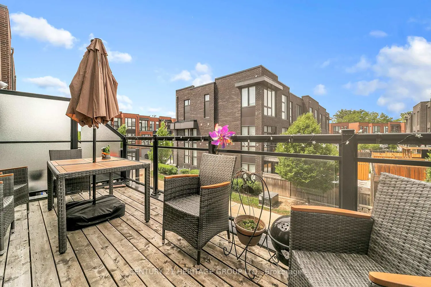 9136 Bathurst Street photo 2