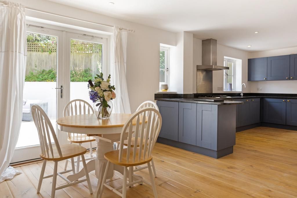 4 bed detached house for saleTalbot Road, Hawkhurst, Kent TN18 photo 3