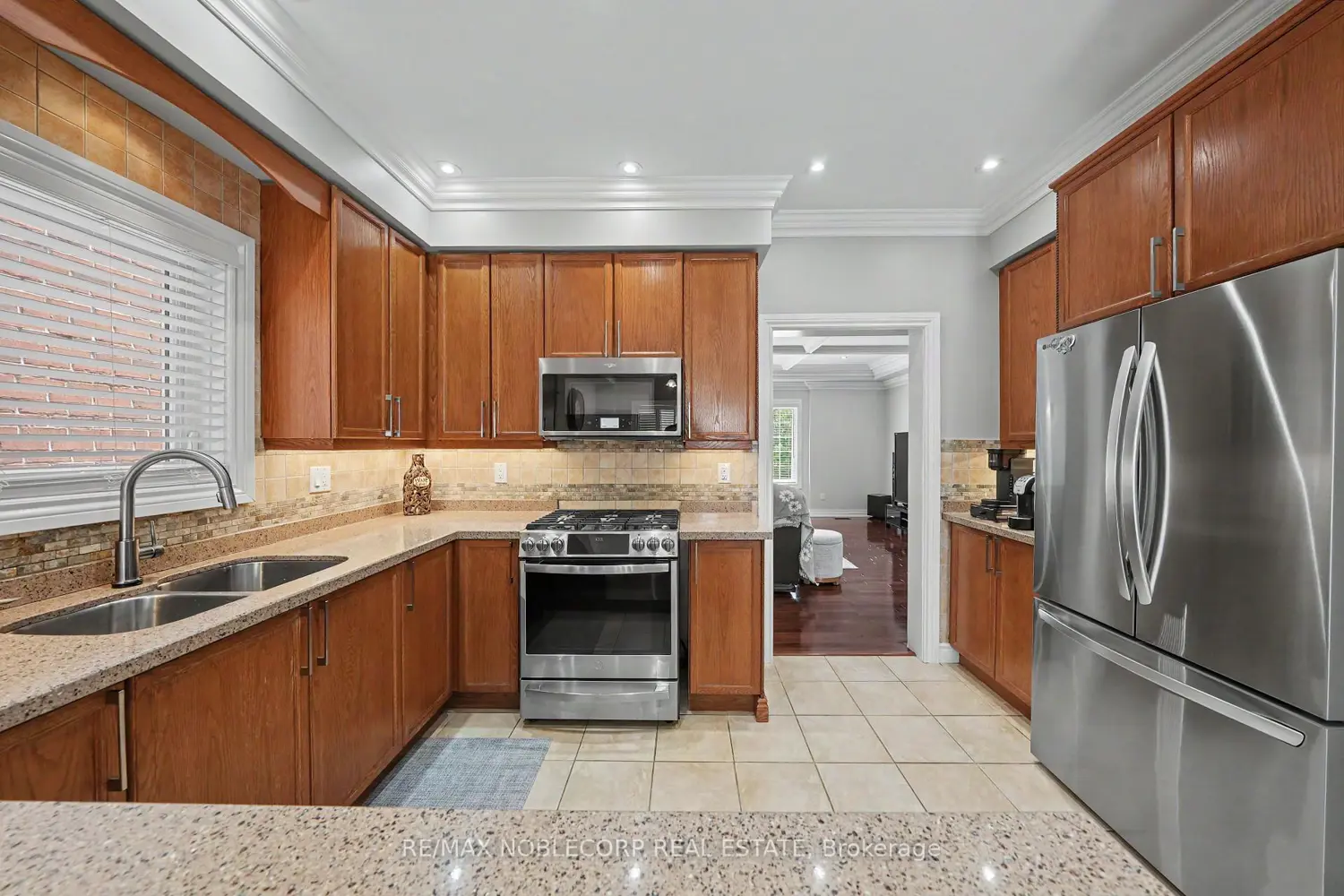 37 Christensen Avenue photo 5