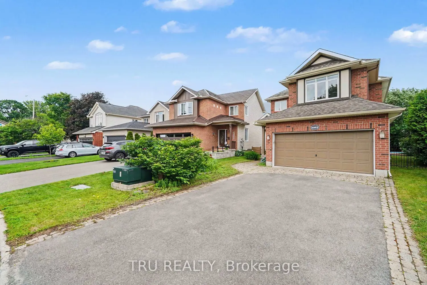 4082 Otter Tail Crescent photo 3