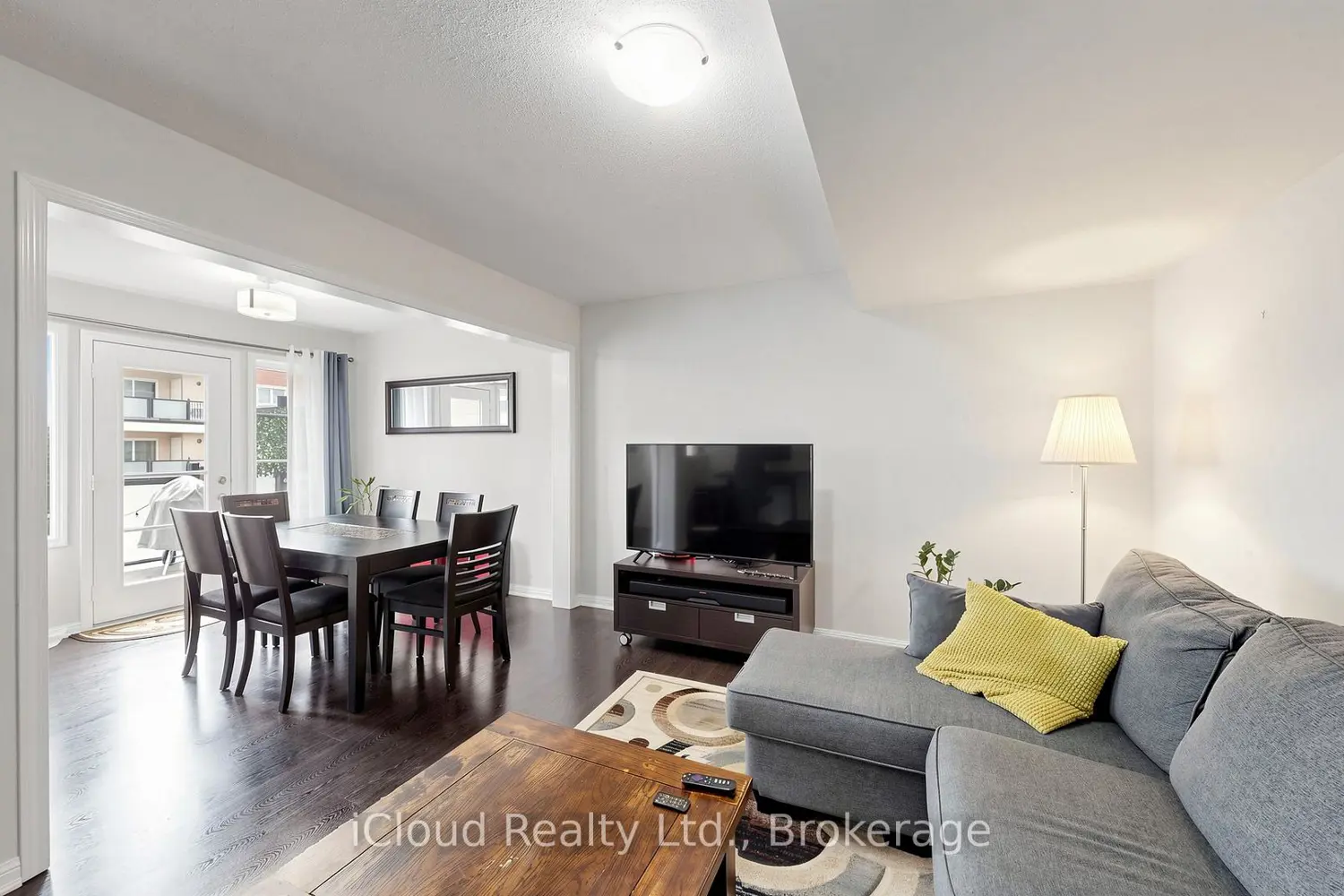 118 Baycliffe Crescent photo 3