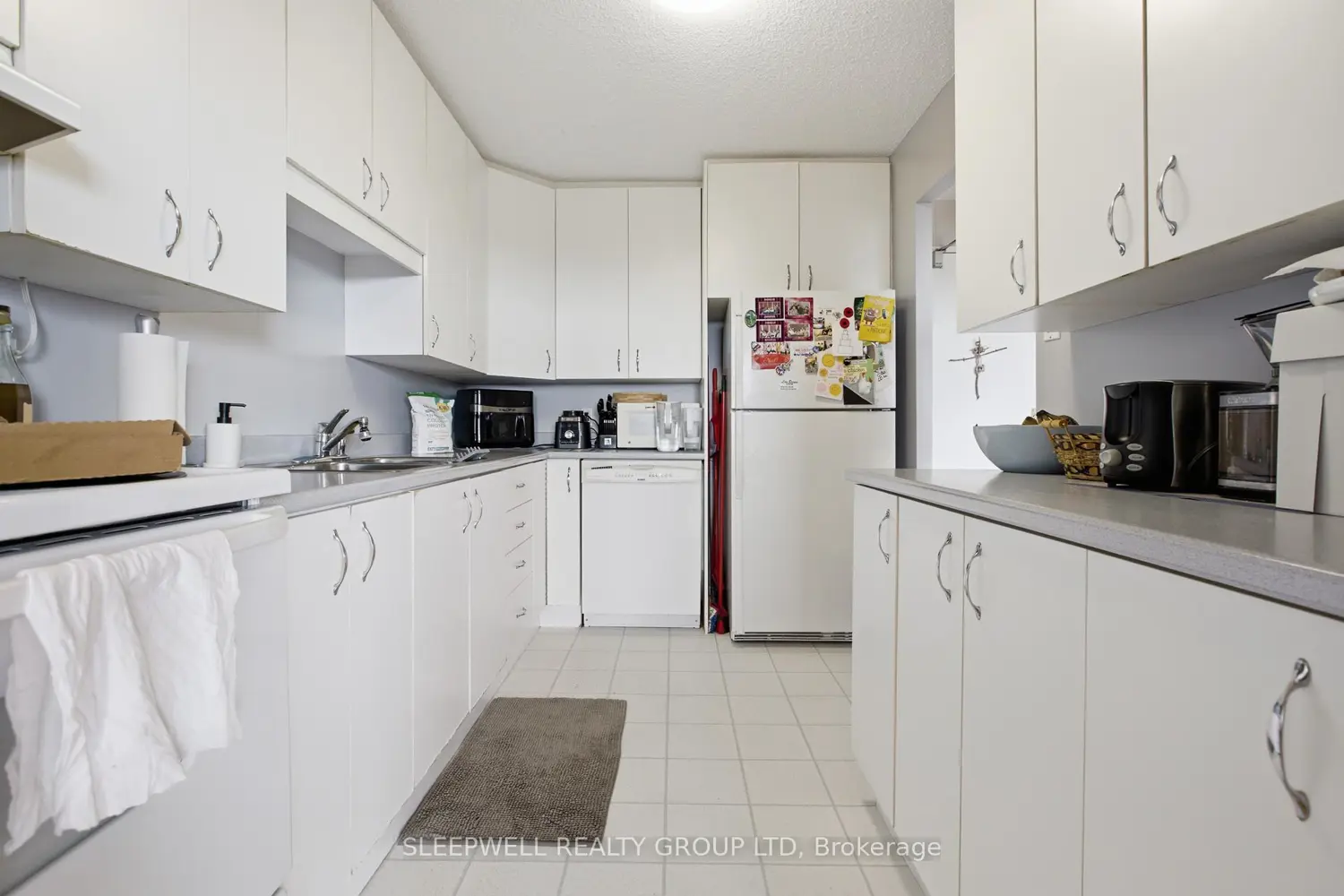 665 Bathgate Drive 712 photo 5