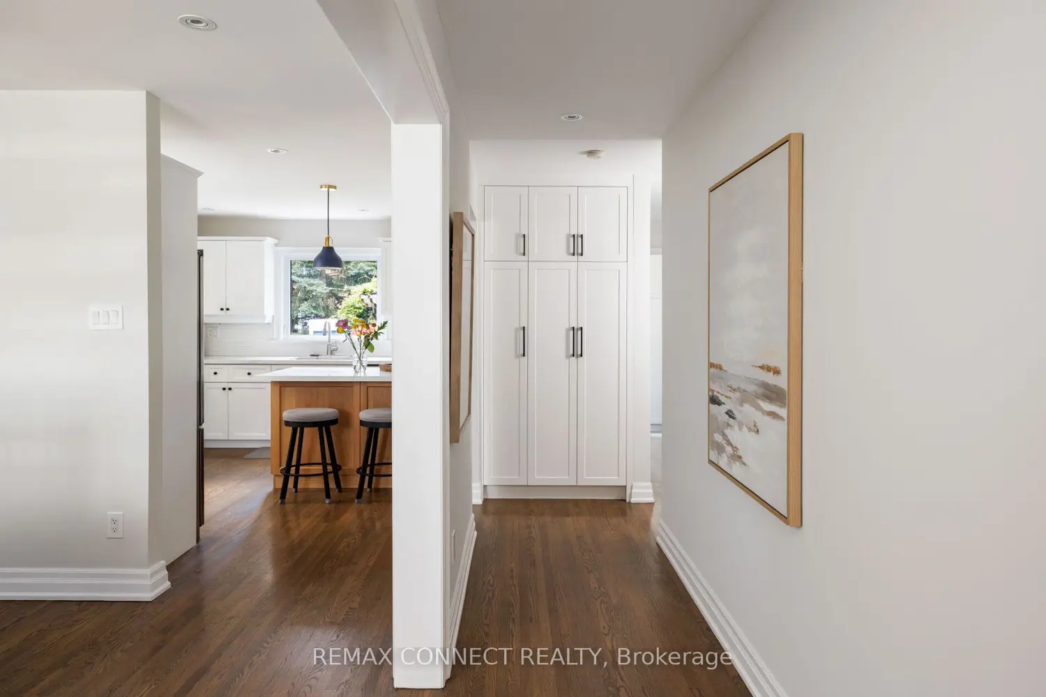 52 Angus Drive photo 4