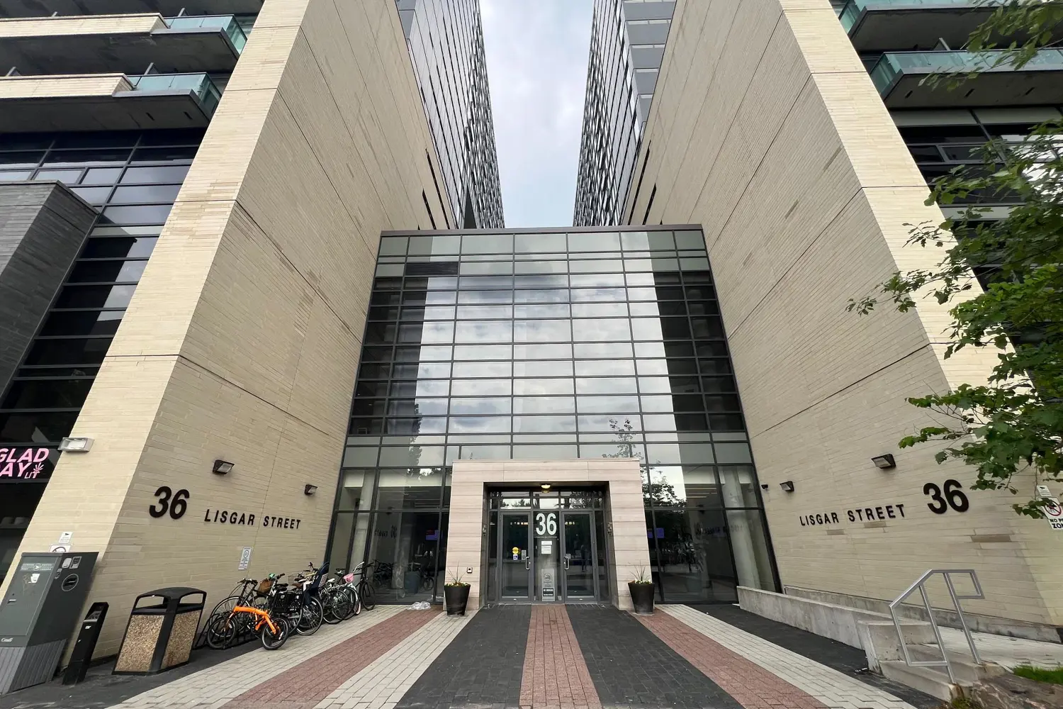 36 Lisgar Street 815